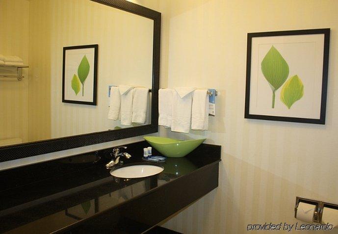 Fairfield Inn & Suites Louisville East Buitenkant foto